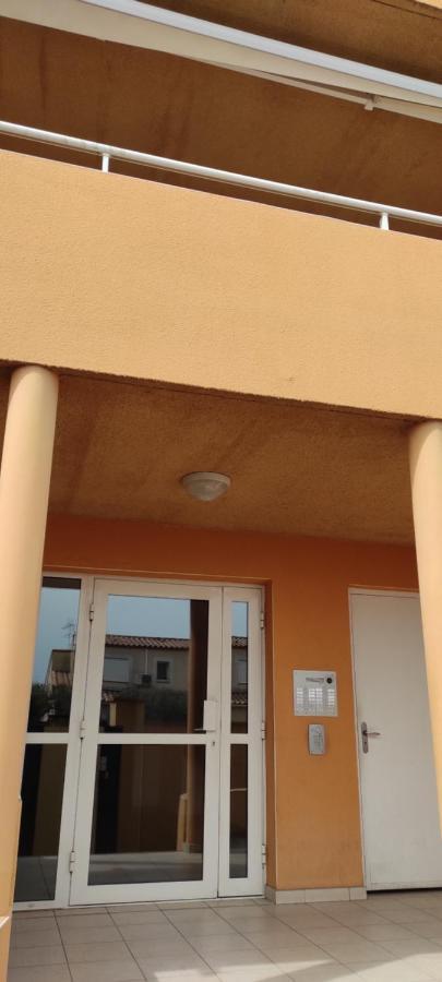 Appartement Avec Grande Terrasse A 15 Mn De La Mer Saint-Esteve  Экстерьер фото